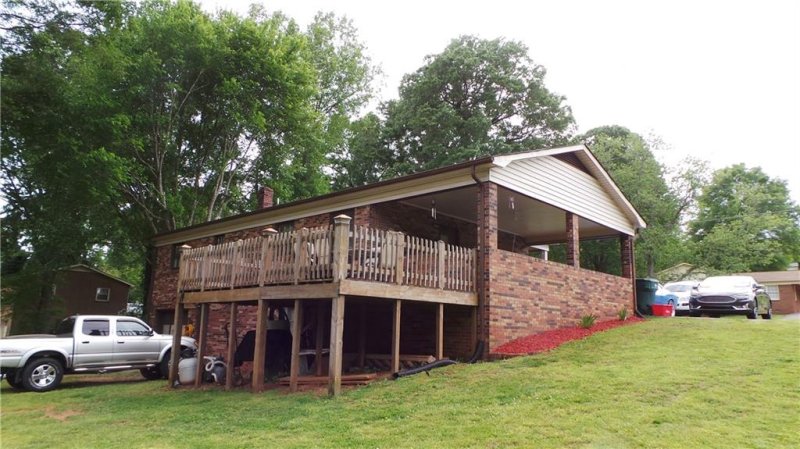 Property image 3 at 133 Shannonbrook Drive, Newton, NC 28658