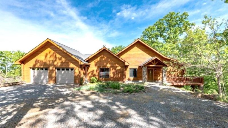 3553 Stones Throw Drive