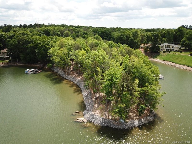 Property image 4 at 125 Hawkes Point Drive, Troutman, NC 28166