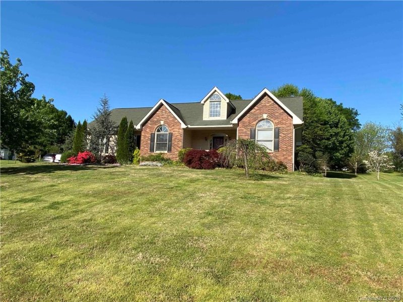 102 Highland Pines Drive