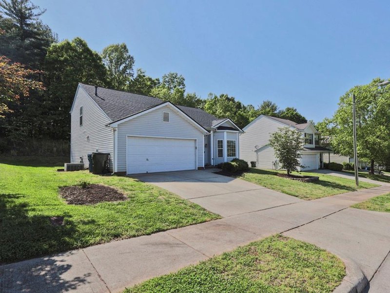 Property image 3 at 1942 8th Street, Hickory, NC 28602