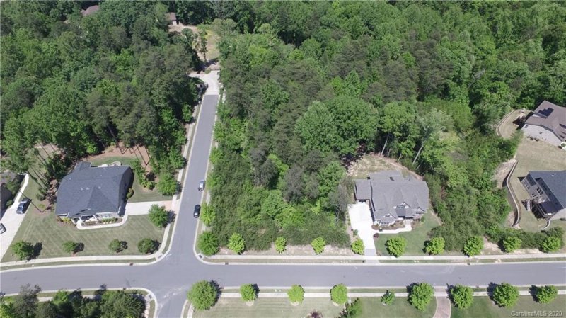 Property image 2 at 16546 Bastille Drive, Charlotte, NC 28278