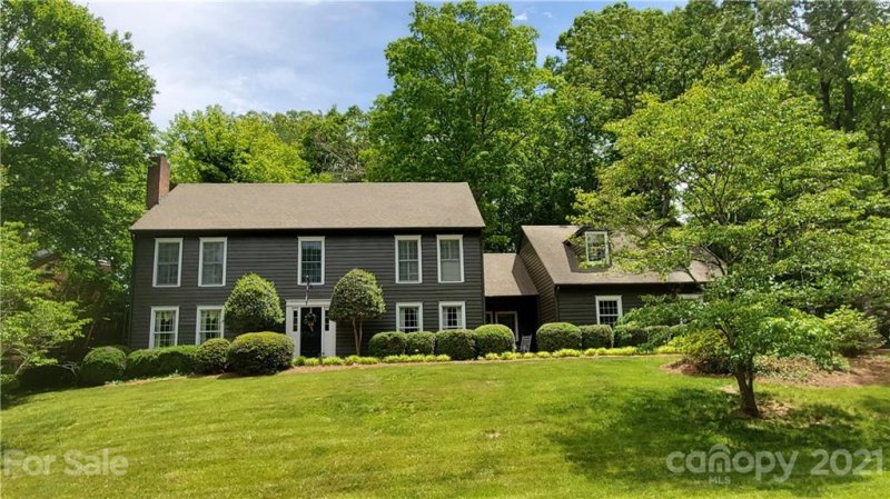 1740 8th Street Drive