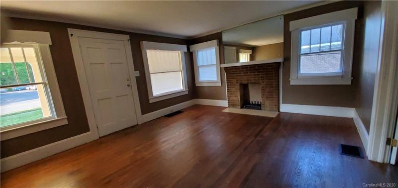 Property image 3 at 2514 Central Avenue, Charlotte, NC 28205