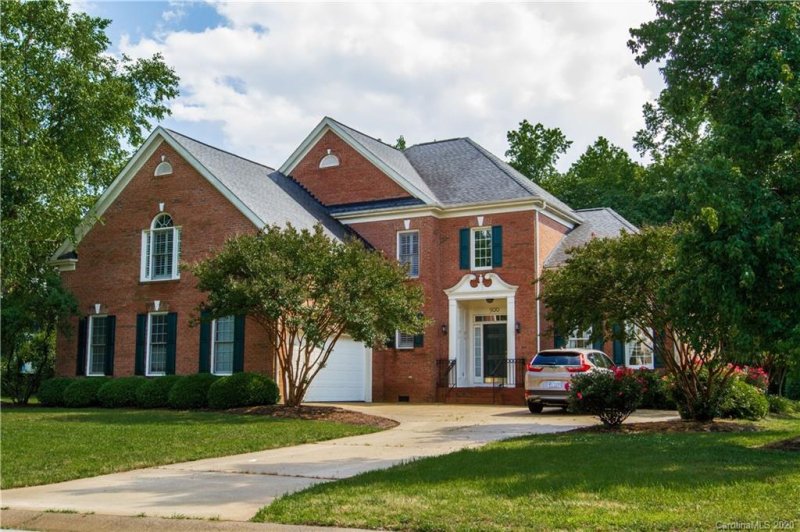 Property image 2 at 500 Streamside Lane, Marvin, NC 28173