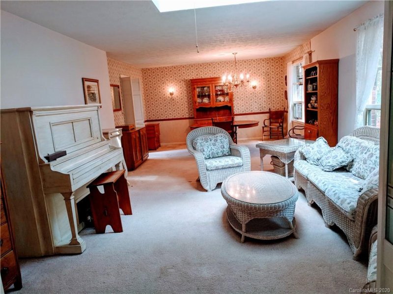 Property image 4 at 127 Castleton Lane, Hendersonville, NC 28791