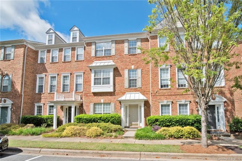 Property image 2 at 14154 Fitzroy Lane, Charlotte, NC 28277