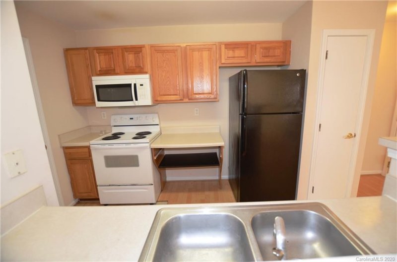 Property image 5 at 9849 Campus Walk Lane, Charlotte, NC 28262