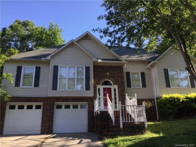 1584 Cambridge Heights Place