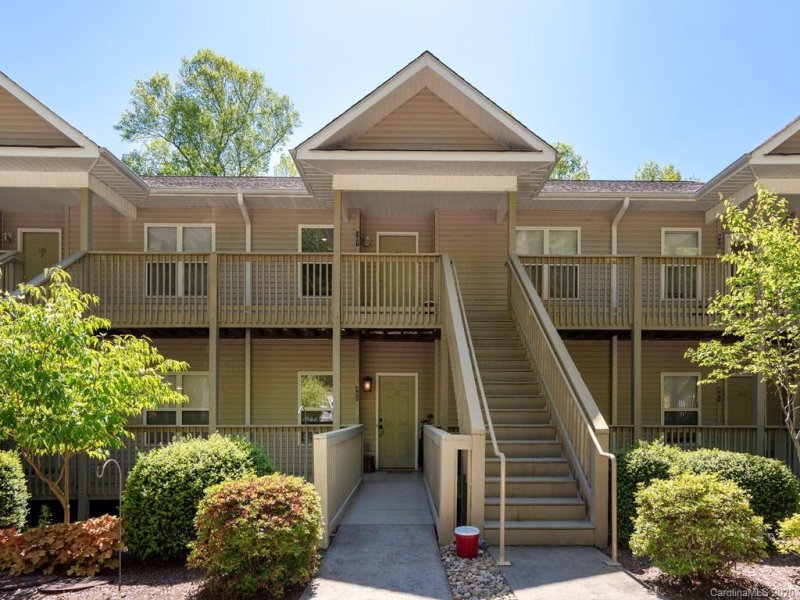 Property image 2 at 602 Carrington Place, Arden, NC 28704