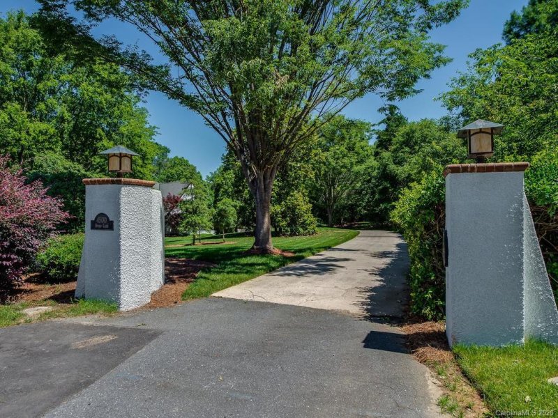 Property image 2 at 4500 Swing Lane, Charlotte, NC 28226