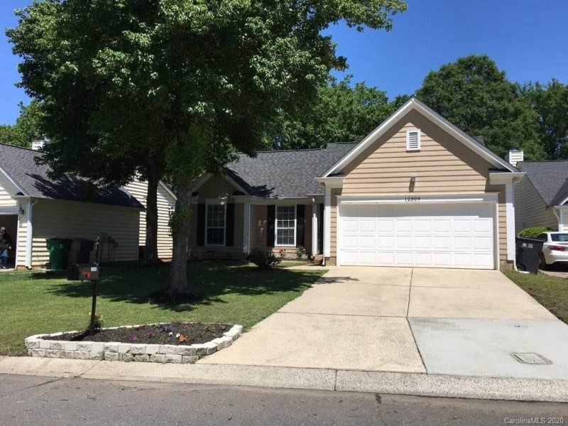 Property image 2 at 12309 Portrush Lane, Charlotte, NC 28273