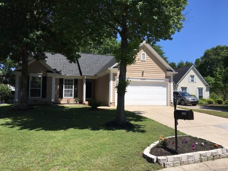 Property image 3 at 12309 Portrush Lane, Charlotte, NC 28273