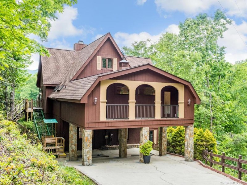 Property image 2 at 141 Falcons Avenue, Lake Lure, NC 28746