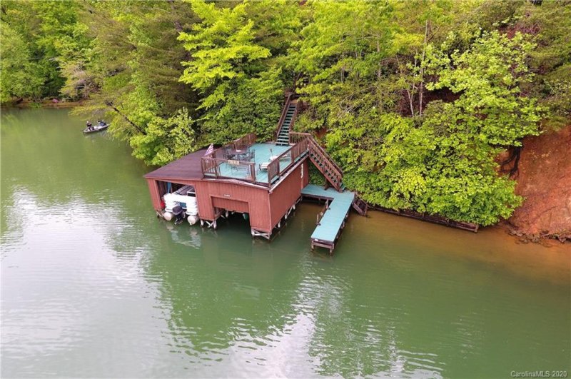 Property image 3 at 141 Falcons Avenue, Lake Lure, NC 28746