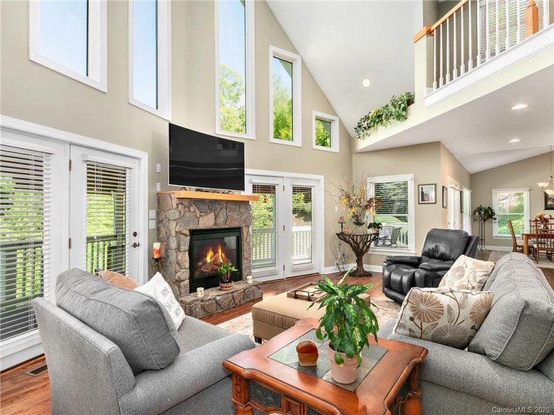 Property image 3 at 111 Buffalo Trail, Asheville, NC 28805