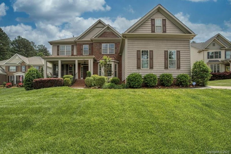 Property image 2 at 326 Cove Creek Loop, Mooresville, NC 28117