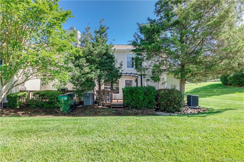 Property image 2 at 10944 Winterbourne Court, Charlotte, NC 28277