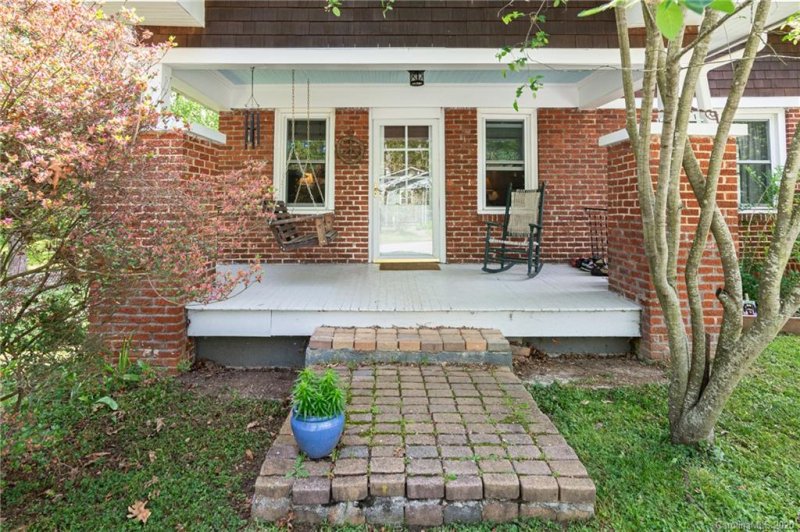 Property image 3 at 44 Laurel Loop, Asheville, NC 28806