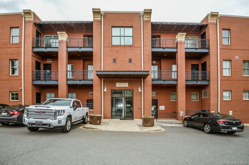 Property image 2 at 19701 Bethel Church Road, Cornelius, NC 28031