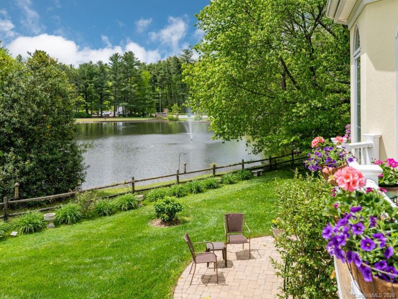 Property image 3 at 2 Clovelly Way, Asheville, NC 28803