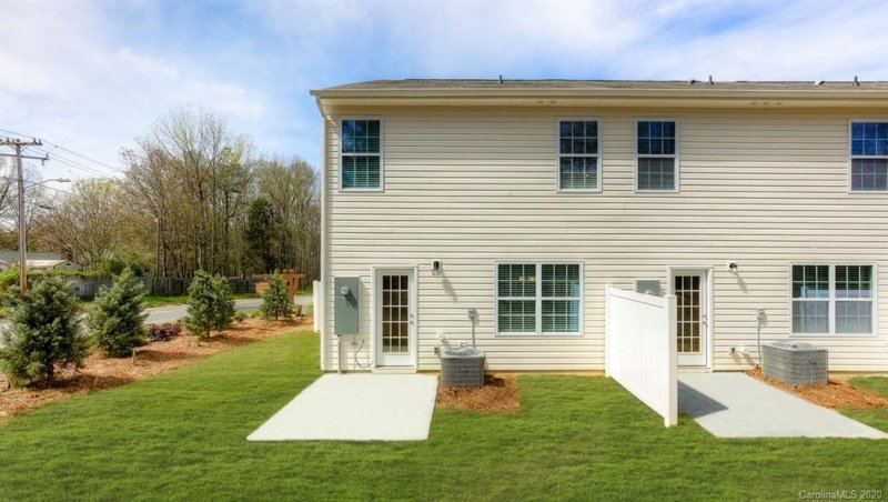 Property image 3 at 6041 Guildford Hill Lane, Charlotte, NC 28215