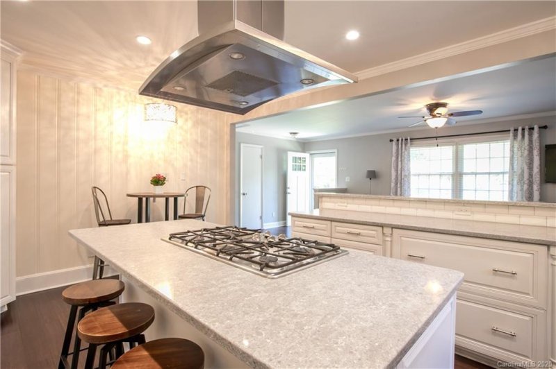 Property image 4 at 5104 Kimwood Place, Charlotte, NC 28205