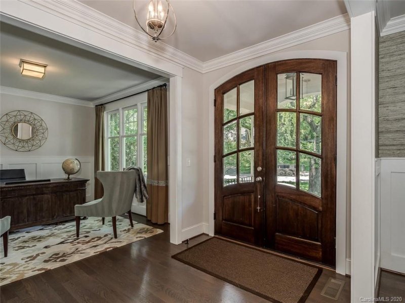 Property image 3 at 3125 Brookridge Lane, Charlotte, NC 28211