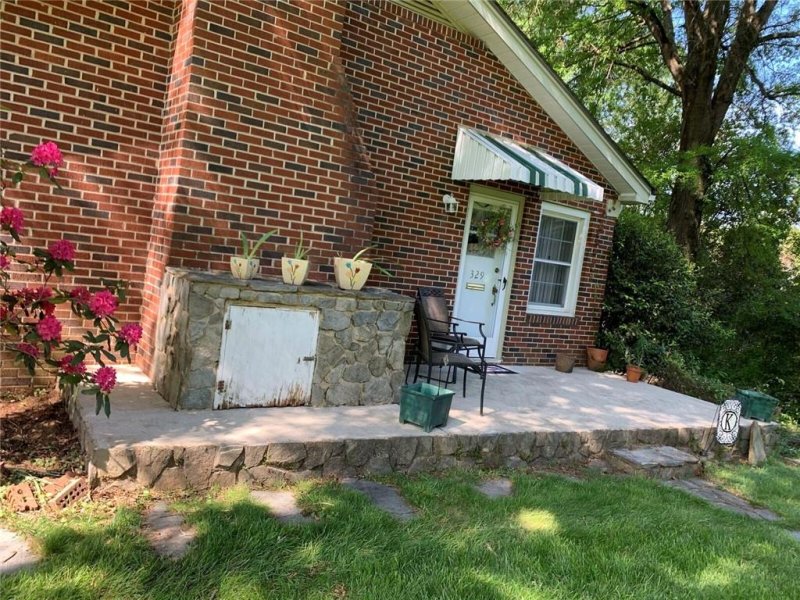 Property image 4 at 329 10th Street Drive, Hickory, NC 28601