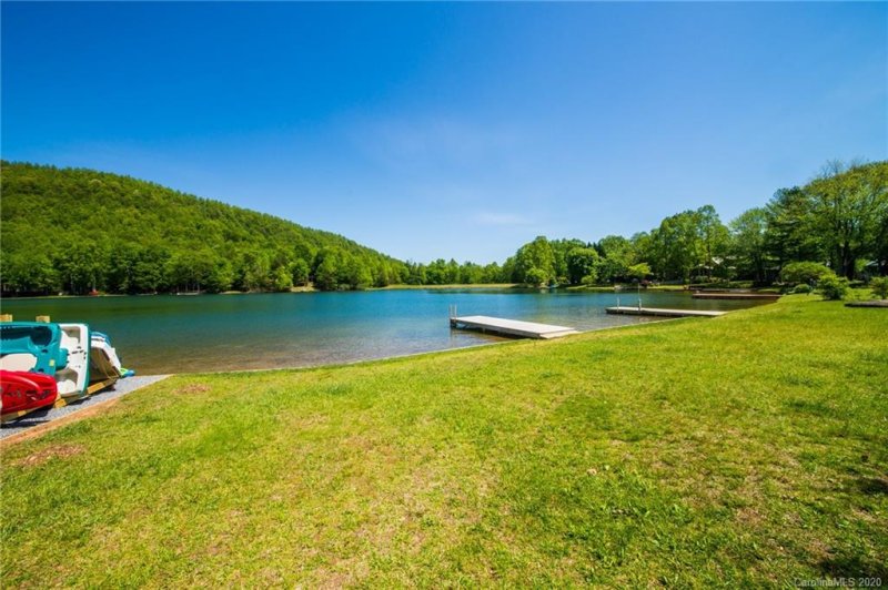 Property image 4 at 14 Tanglewood Lane, Saluda, NC 28773