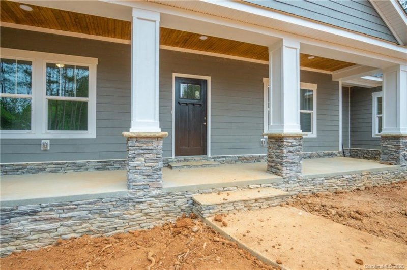 Property image 3 at 5012 Stockbridge Drive, Mount Holly, NC 28120