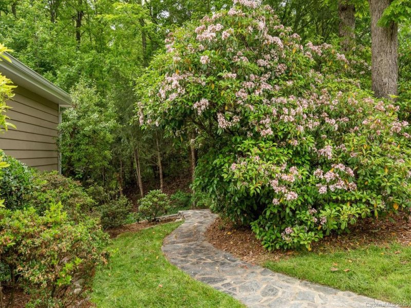 Property image 3 at 165 Sugar Maple Heights, Hendersonville, NC 28739