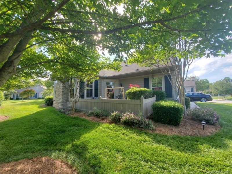 Property image 2 at 2352 Coltsview Lane, Matthews, NC 28105