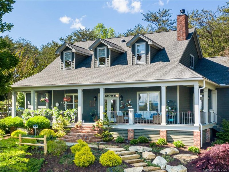 Property image 3 at 94 Spruce Hill Drive, Hendersonville, NC 28792