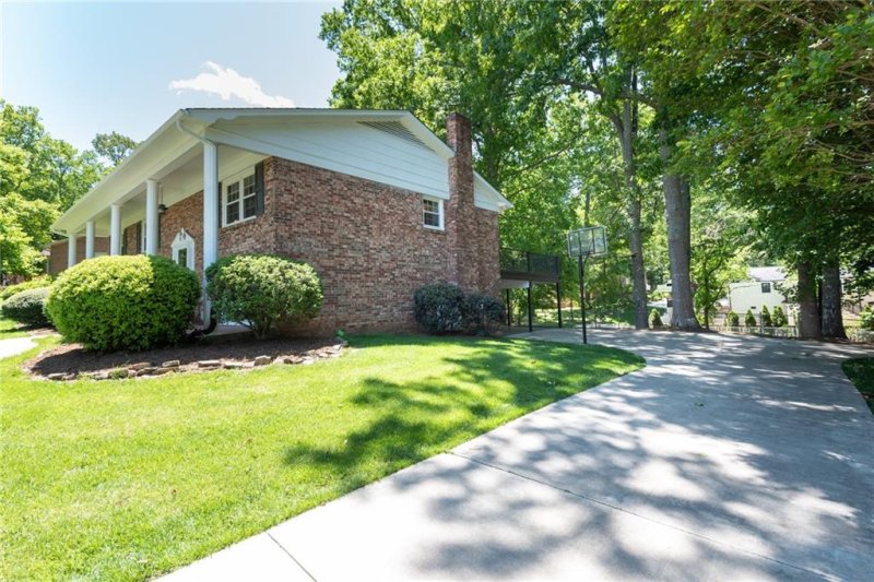 Property image 5 at 1921 12th Street, Hickory, NC 28601