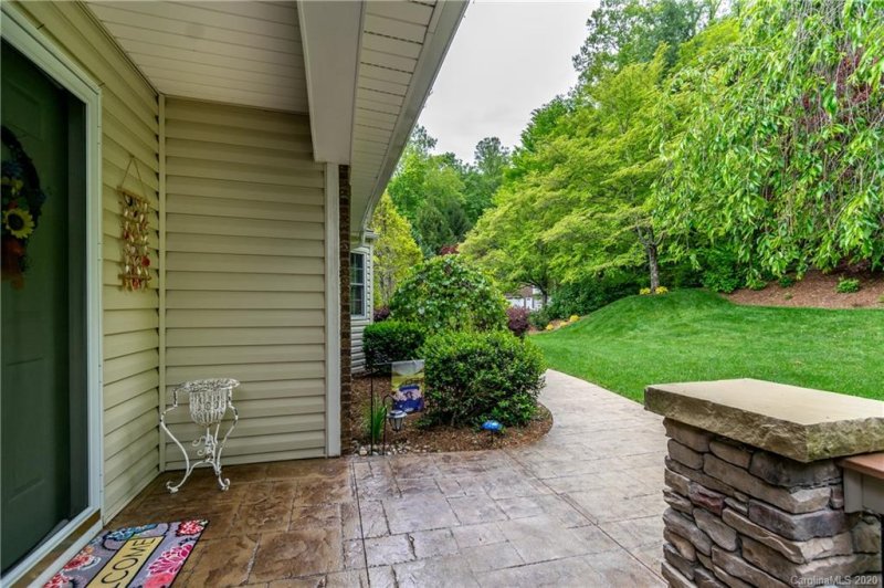 Property image 4 at 432 Hunters Glen Lane, Hendersonville, NC 28739