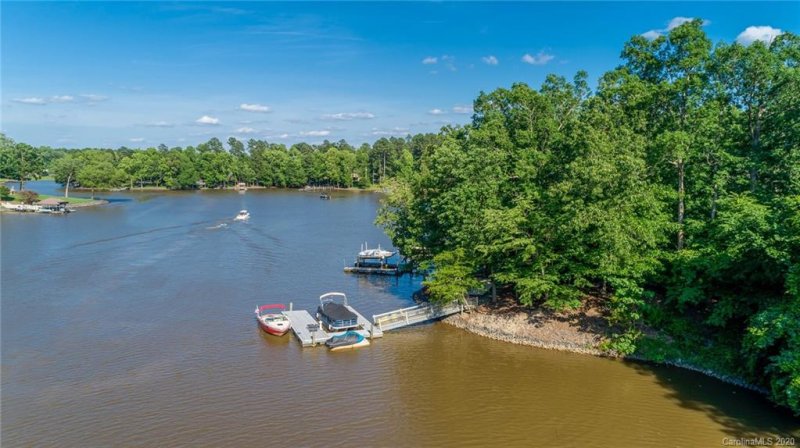 Property image 3 at 940 Thorn Ridge Lane, Clover, SC 29710