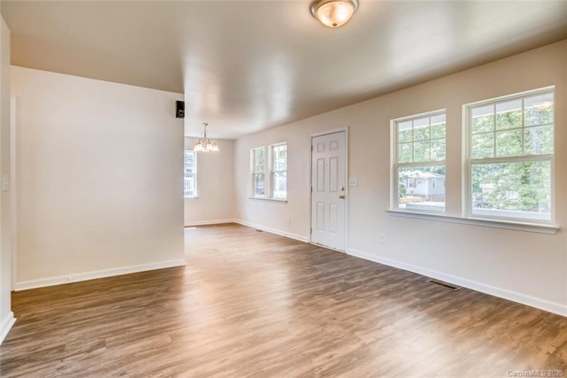 Property image 2 at 4035 Rutgers Avenue, Charlotte, NC 28206