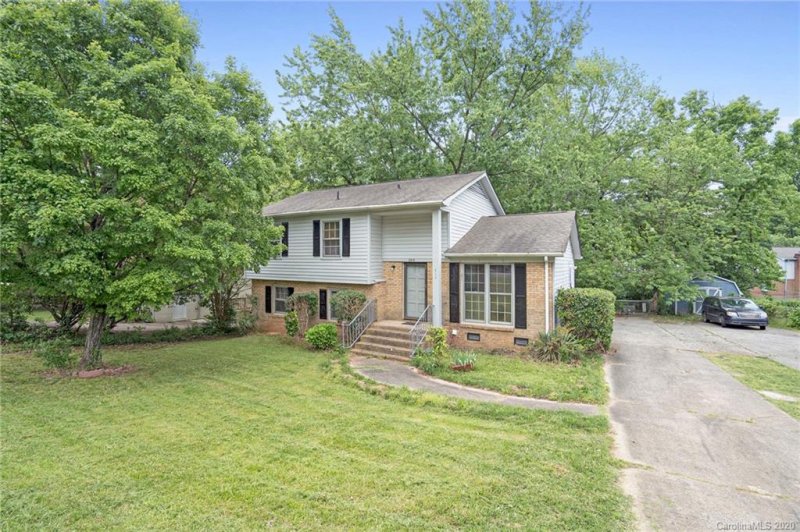 Property image 2 at 6914 Idlewild Road, Charlotte, NC 28212