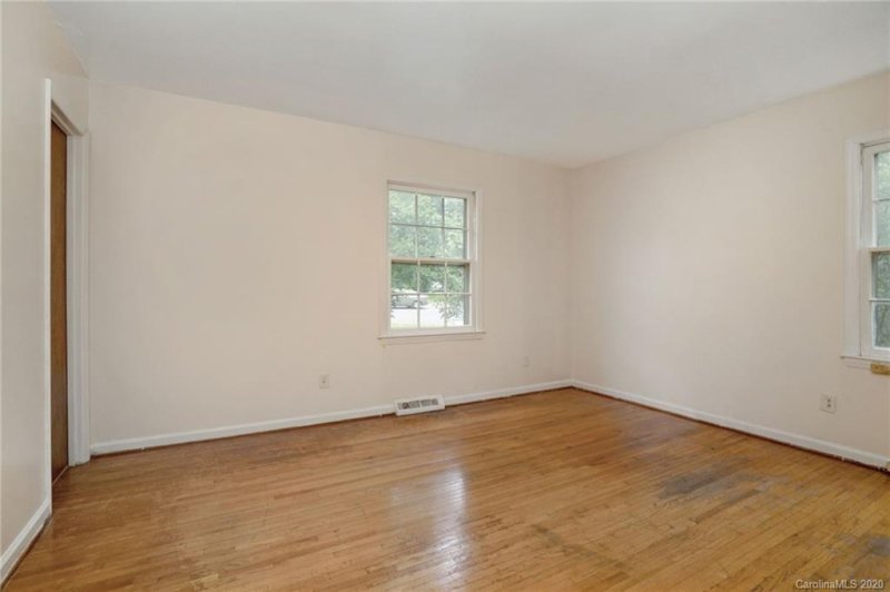 Property image 3 at 6914 Idlewild Road, Charlotte, NC 28212