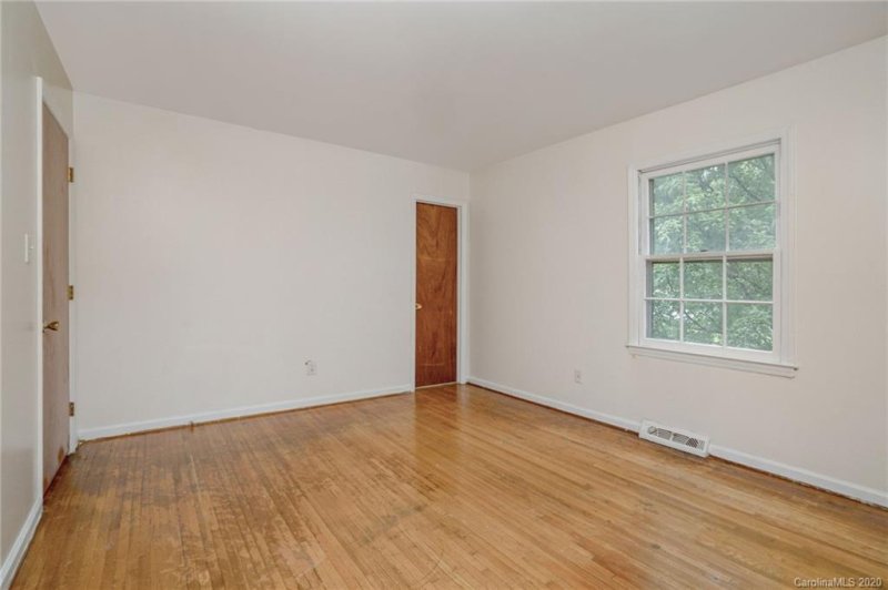 Property image 5 at 6914 Idlewild Road, Charlotte, NC 28212