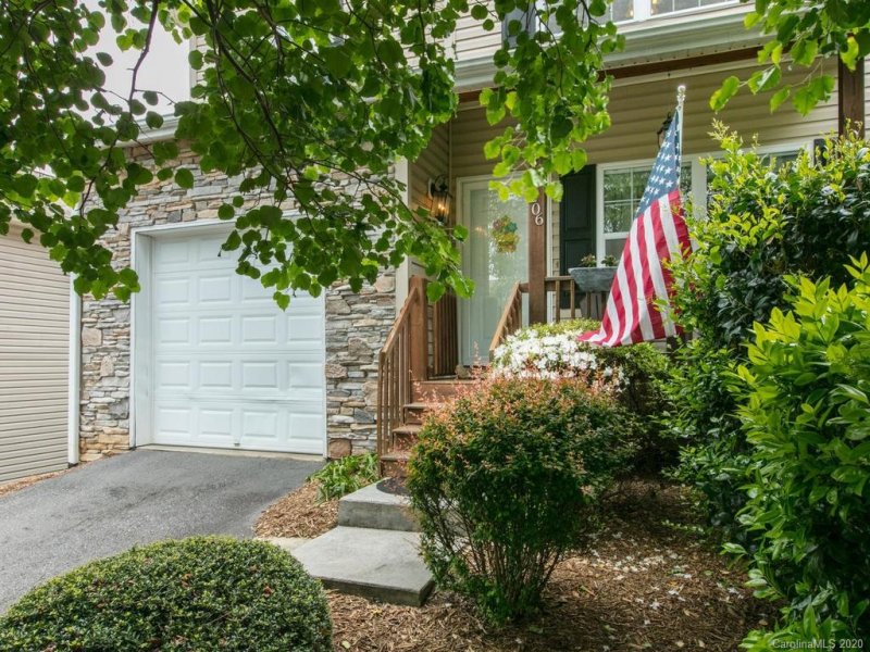 Property image 3 at 206 Pembrook Road, Swannanoa, NC 28778