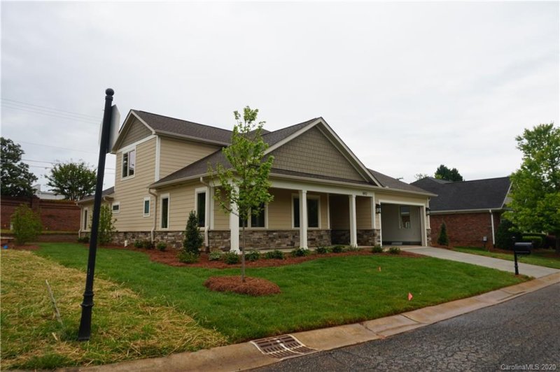 Property image 3 at 1012 The Glen Street, Statesville, NC 28677