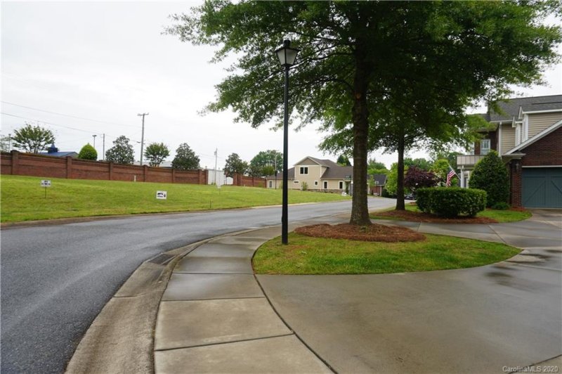 Property image 4 at 1012 The Glen Street, Statesville, NC 28677