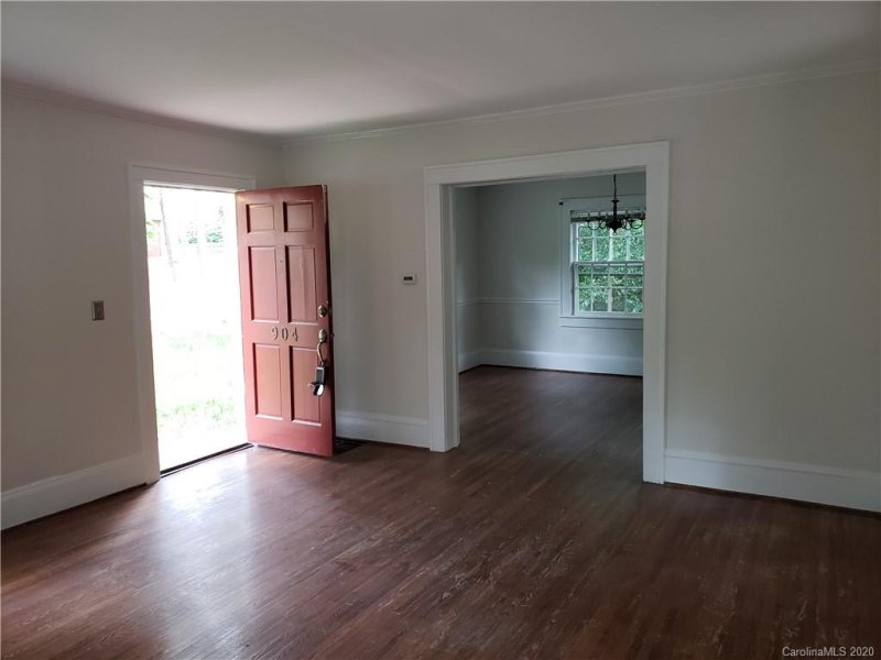 Property image 2 at 904 Edgewood Circle, Gastonia, NC 28052