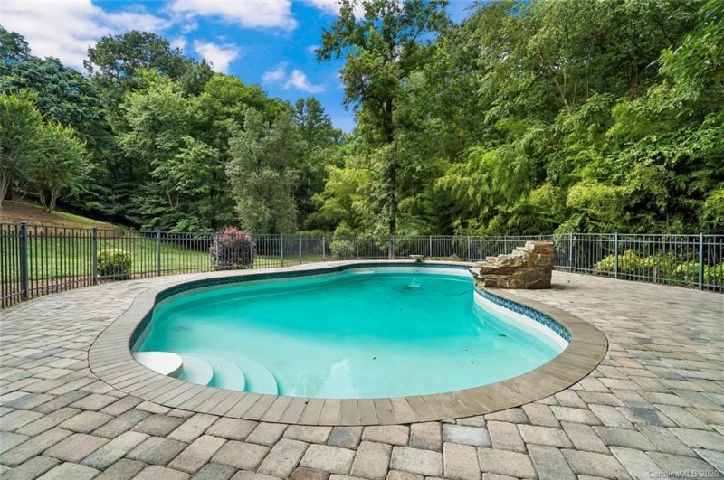 Property image 2 at 4450 Canoebrook Road, Charlotte, NC 28210