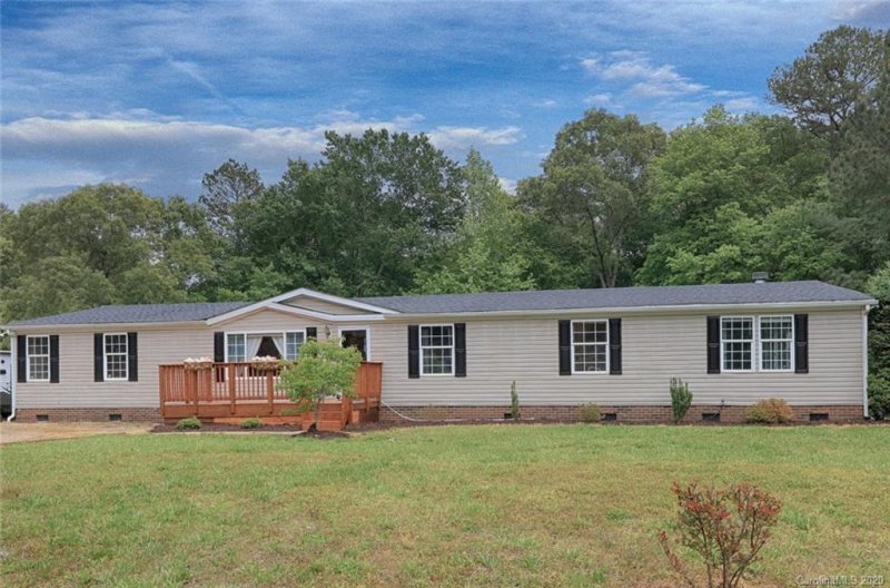 Property image 2 at 2788 Burnt Leaf Lane, Newton, NC 28658