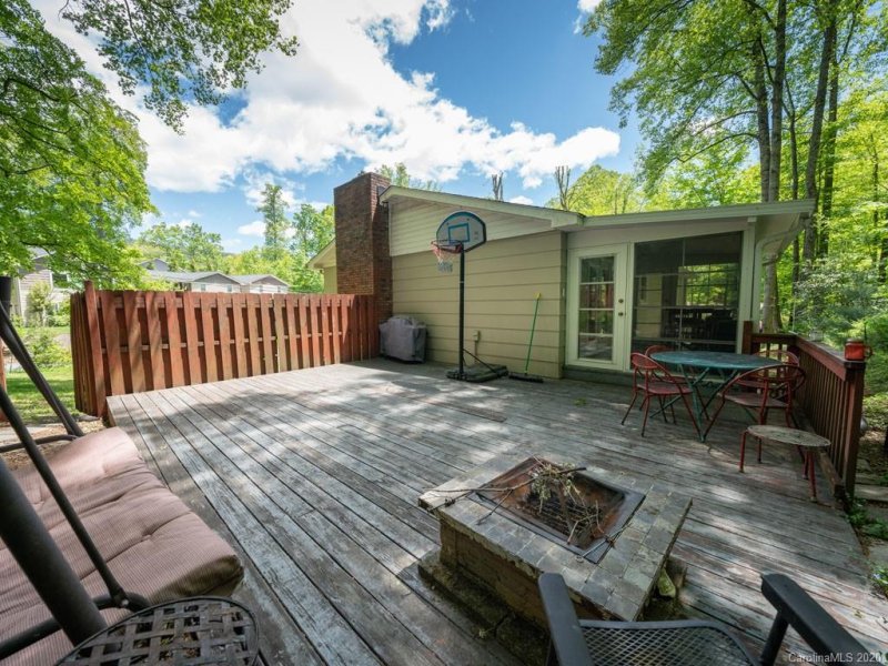 Property image 3 at 205 Chapel Road, Black Mountain, NC 28711