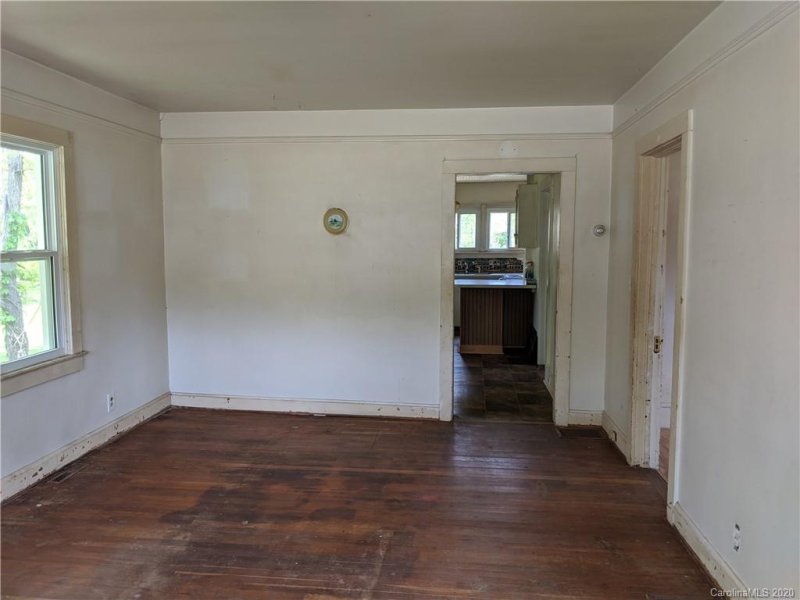 Property image 3 at 410 Substation Street, Hendersonville, NC 28792