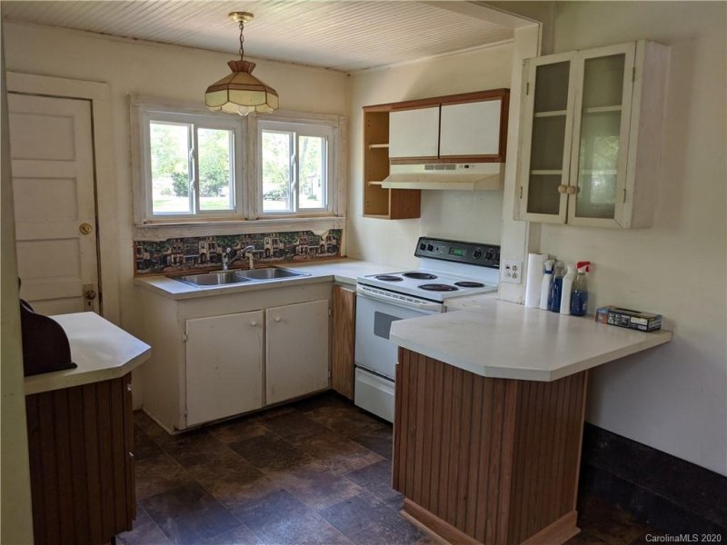 Property image 4 at 410 Substation Street, Hendersonville, NC 28792